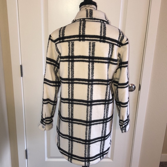 New Levi outerwear jacket. - Picture 3 of 6